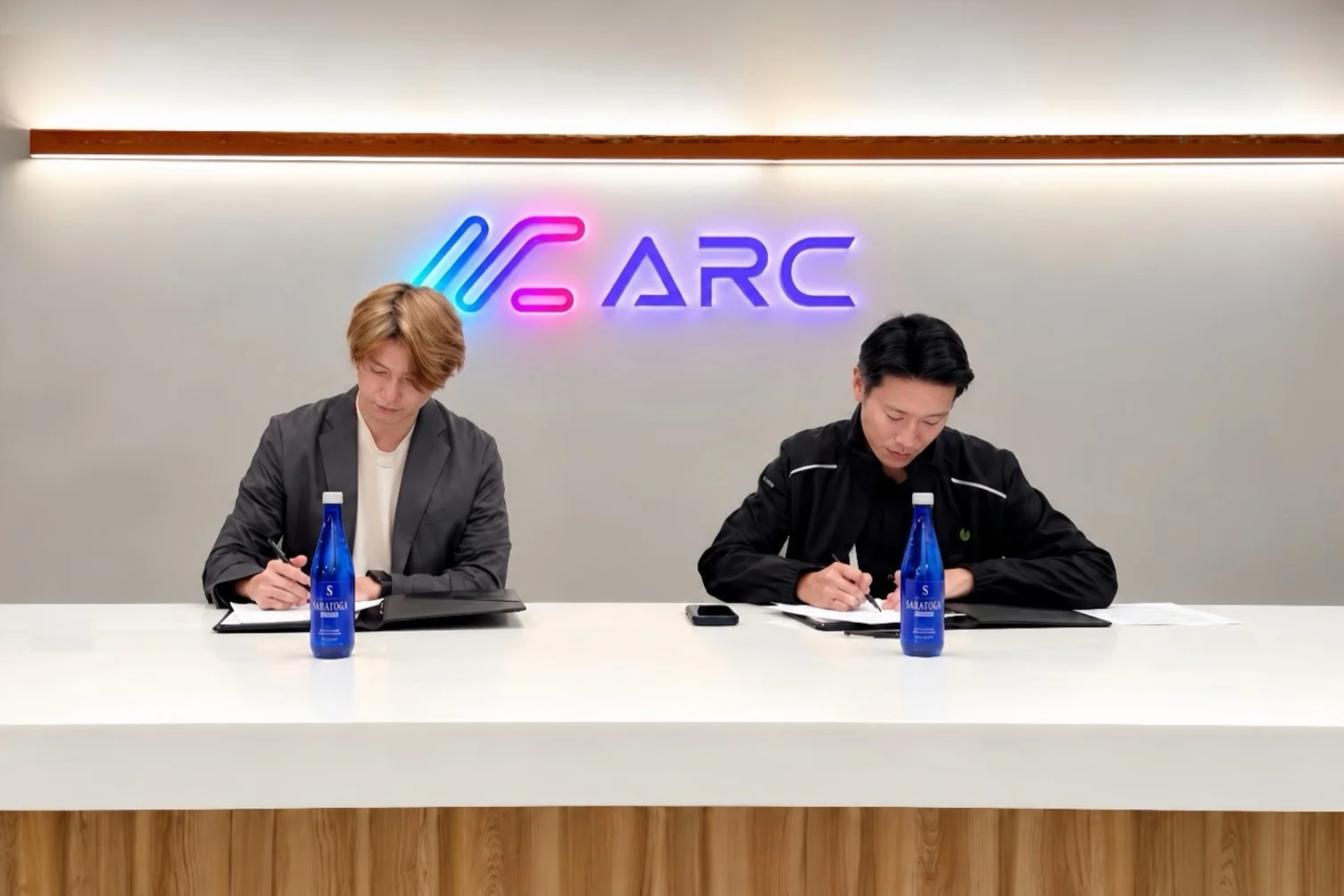 Adam Huang, Member of the Board of Directors at ARC Cloud (left), and Douglass Chen, Chief Strategy Officer and Chief Transformation Officer at Compal Electronics (right)